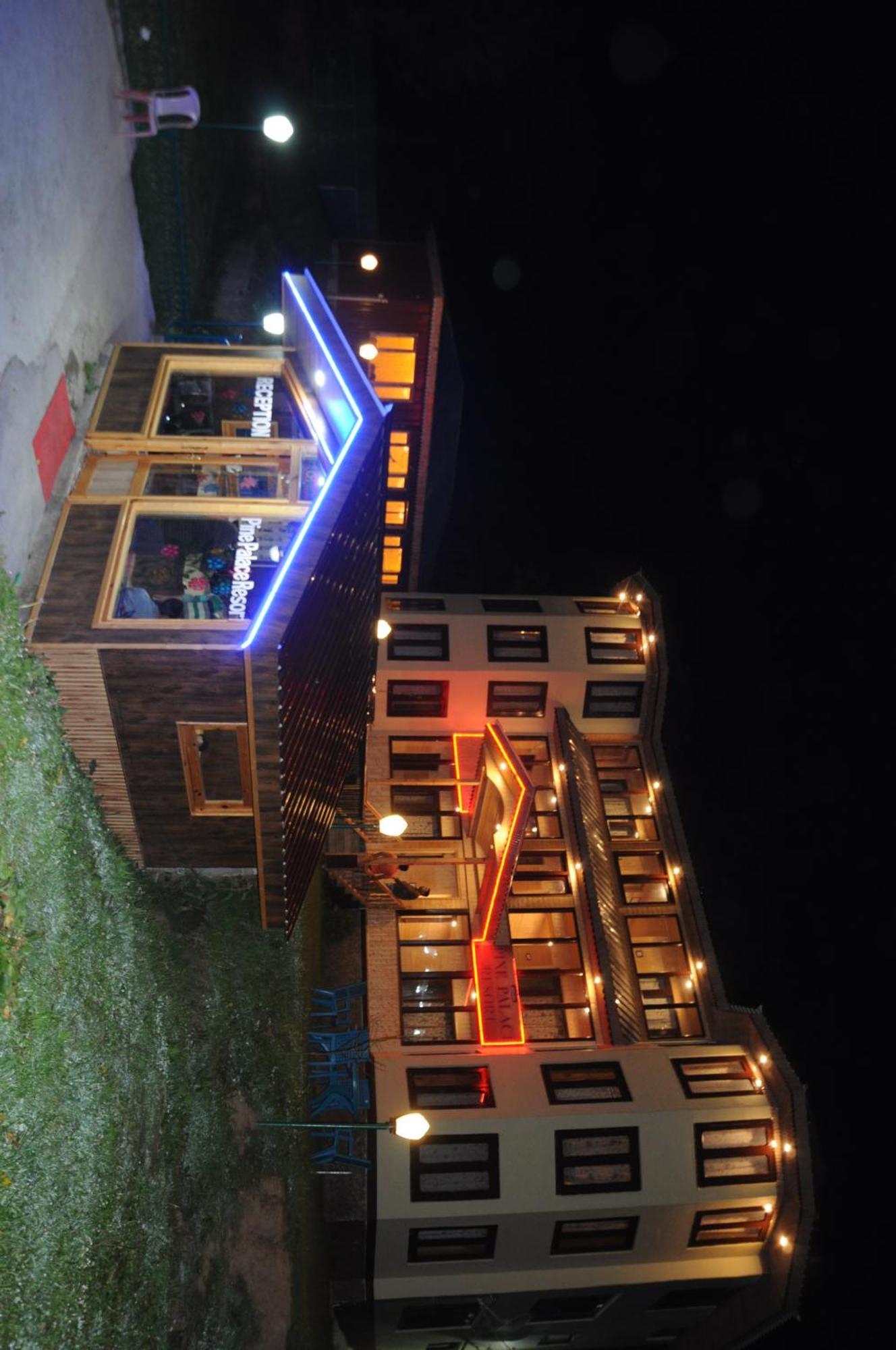 Pine Palace Resort Pahalgām Exteriér fotografie