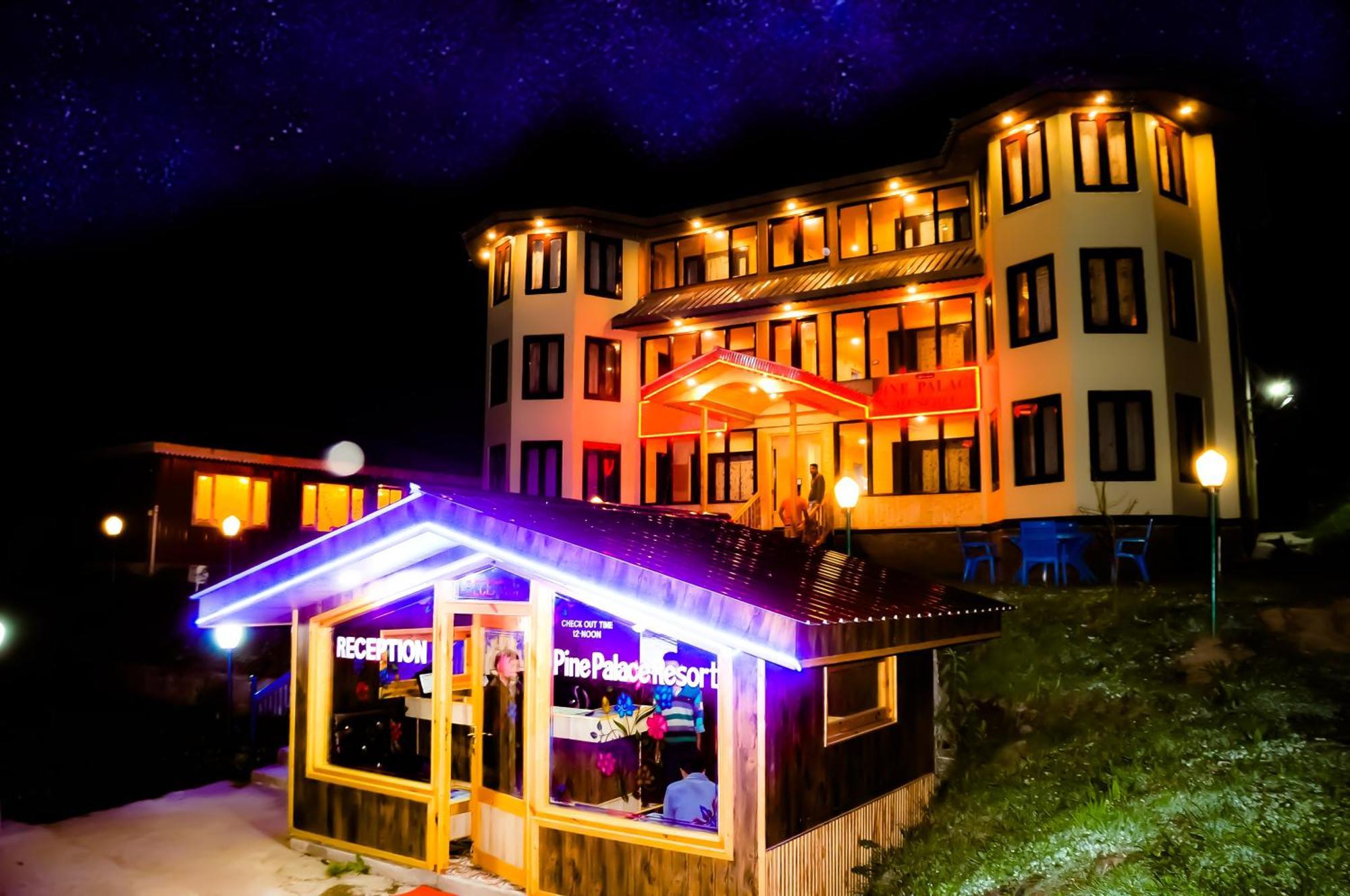 Pine Palace Resort Pahalgām Exteriér fotografie